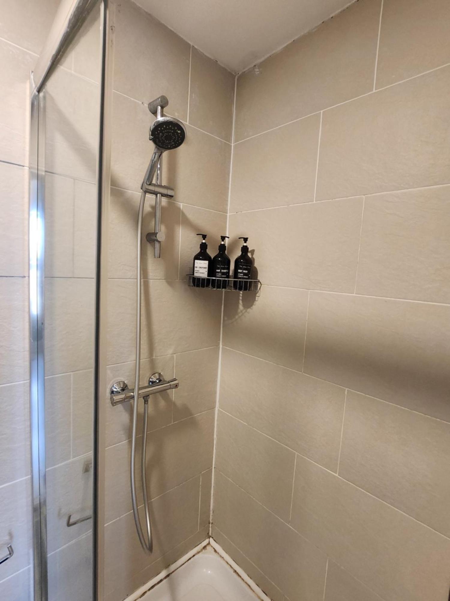 Dodi Aparts London, Near Stratford Close To Tube Station *